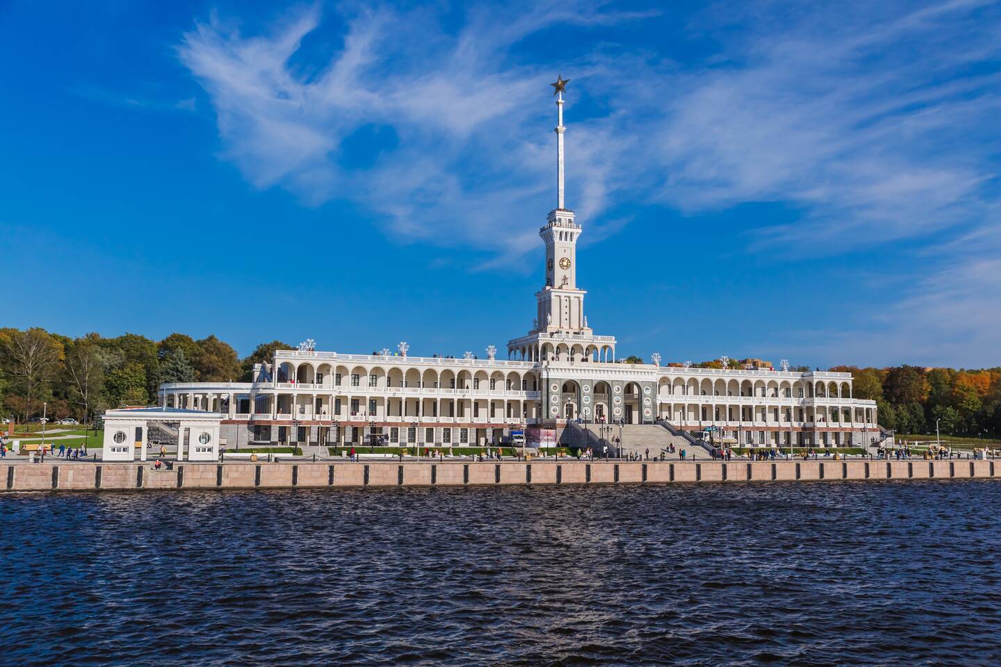 Морские рубежи столицы (Северный речной вокзал и музей ВМФ)